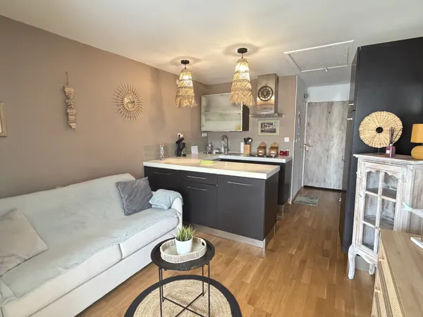 CAP D'AGDE STUDIO MEUBLÉ AVEC LOGGIA ET PARKING