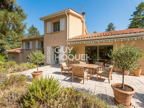 Belle Villa au coeur d'un superbe parc arboré de 2 480 m²
