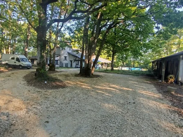 Propriété Atypique 530m2 sur 1.8ha de Bois