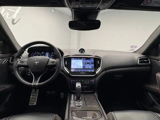 Maserati Ghibli v8 580 ch — photo 12