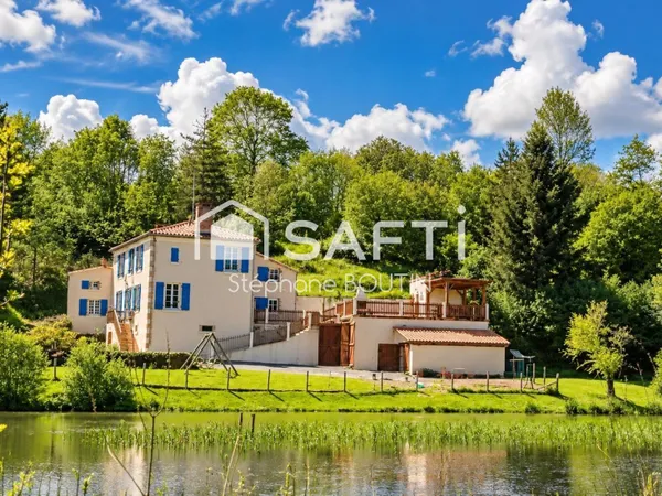 SIGOURNAIS - Propriété de charme de 150 m² en bord de rivière avec dépendances