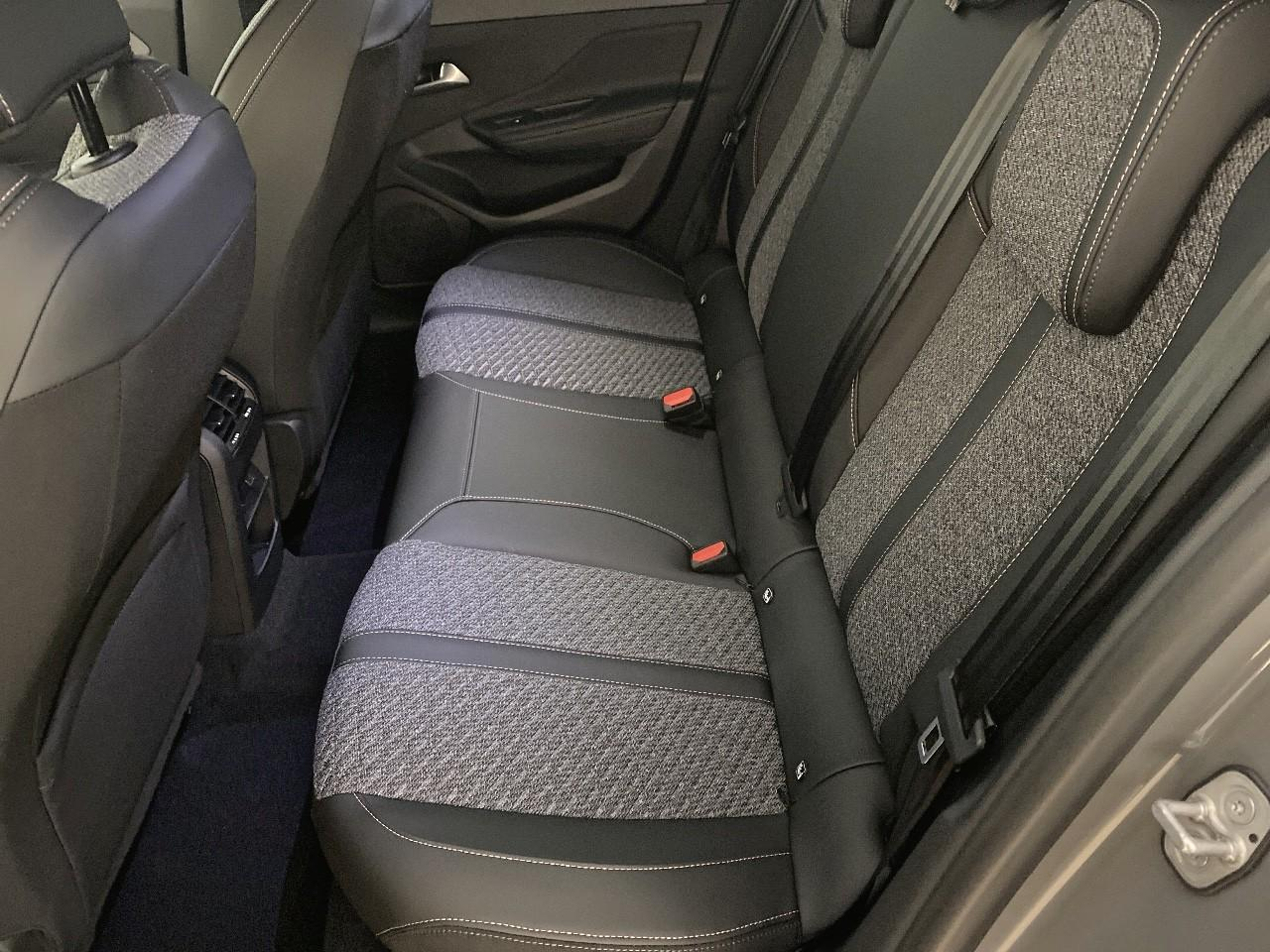 Peugeot 308 hybrid 145 e-dcs6 allure — photo 10
