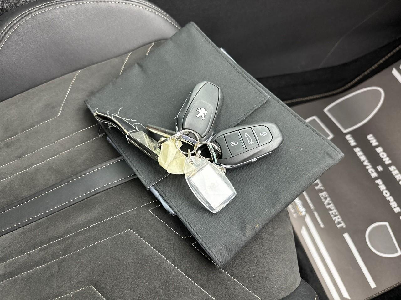 Peugeot 5008 puretech 180ch s&s eat8 gt pack — photo 38
