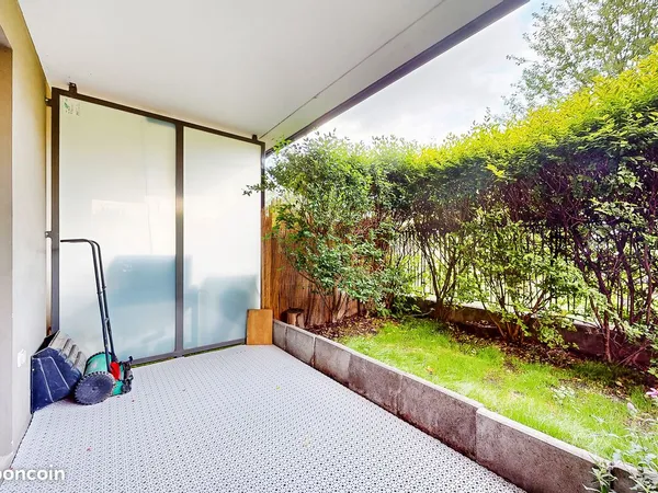 69 M2 rez de jardin et garage