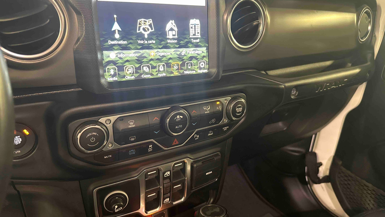 Jeep Wrangler Unlimited 4xe 2.0 l T 380 ch PHEV 4x4 BVA8 — photo 17