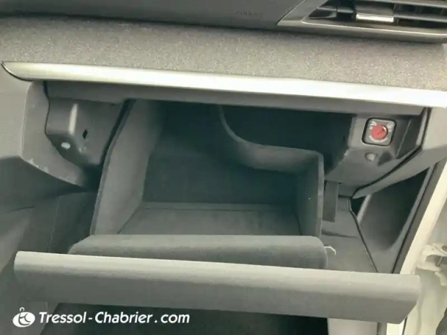 Peugeot 3008 puretech 130ch s&amp;s eat8 allure — photo 16
