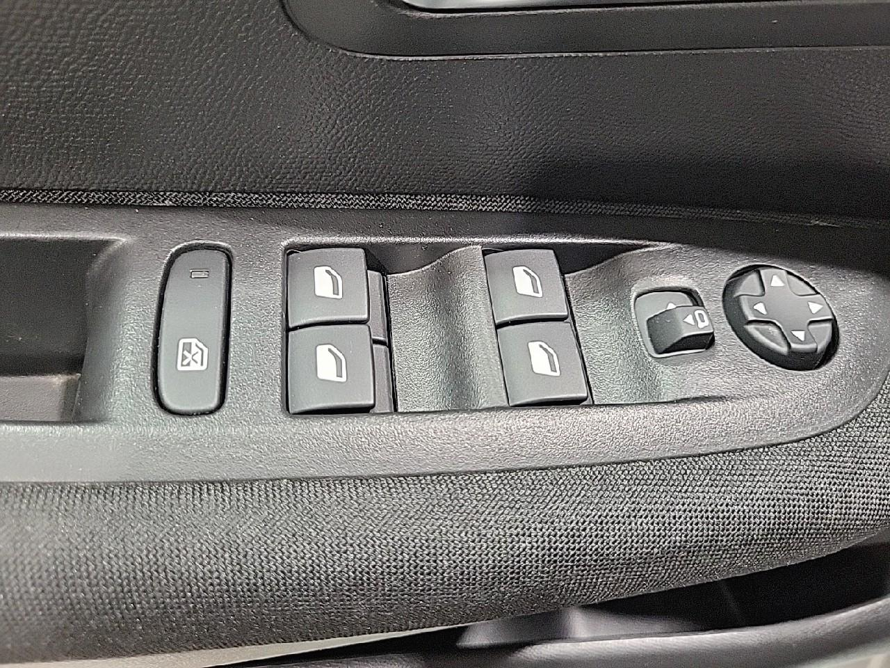 Peugeot 208 puretech 75 s&s bvm5 active pack — photo 23