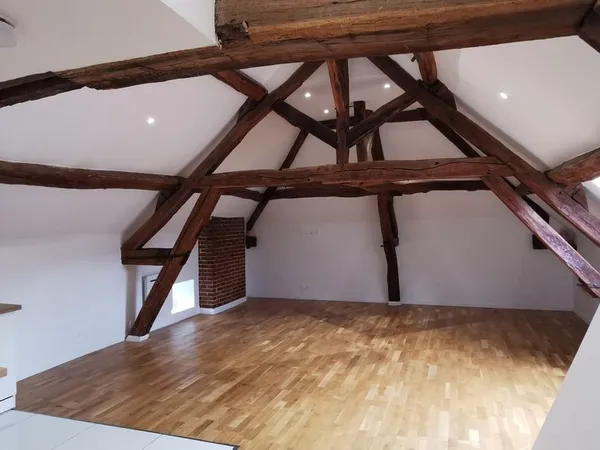 Superbe T3 de 72m2 avec poutres apparentes