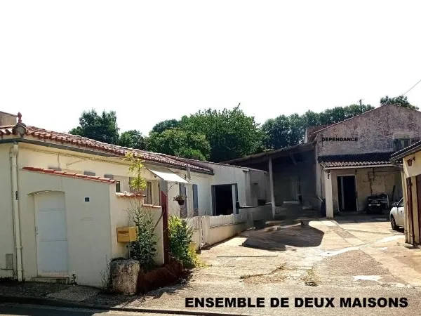Ensemble de deux maisons