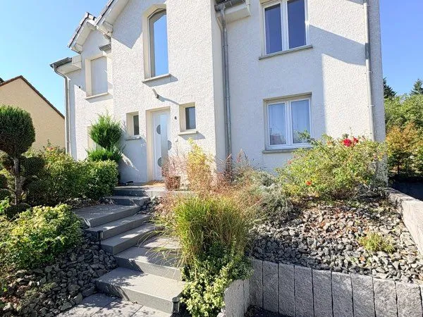 Maison familiale 145 m² - 4 chambres - Suite parentale - Terrain 7 ares - Bessoncourt