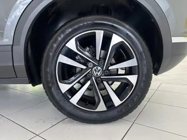 Volkswagen T-Roc united acc car play radar av+a — photo 12