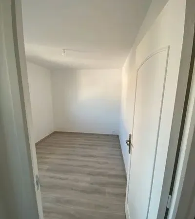 F3 meublé de 57 m² avec terrasse à Saint-Gratien en plein centre-ville