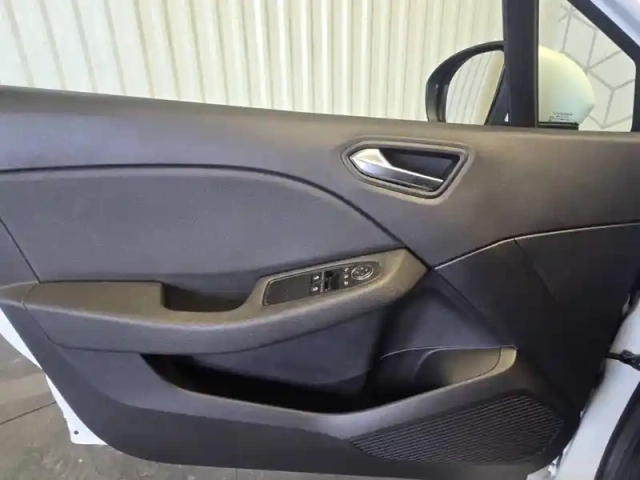 Renault Clio blue dci 85 — photo 107