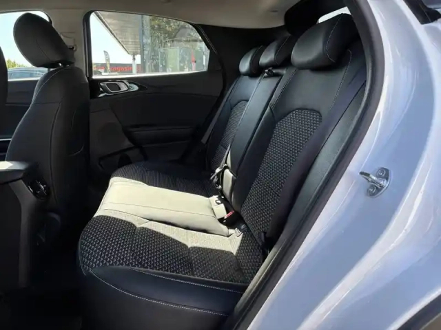 Kia Xceed 1.5 t-gdi 140 ch bvm6 — photo 15