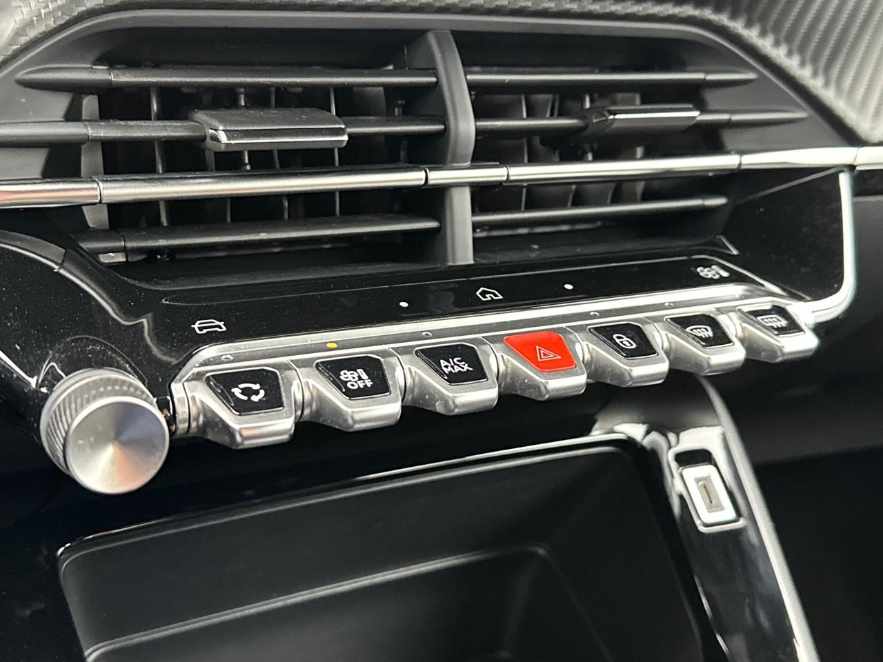 Peugeot 2008 hybrid 145 e-dcs6 style — photo 26