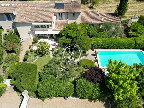 Maison 8 pièces 166 m²