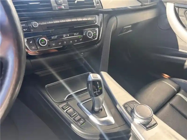 Bmw Serie 3 F30/F31 touring 320d 190 ch bva8 — photo 25