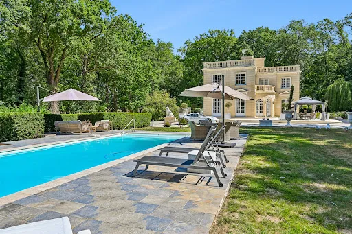 Maison 11 pièces 393 m²