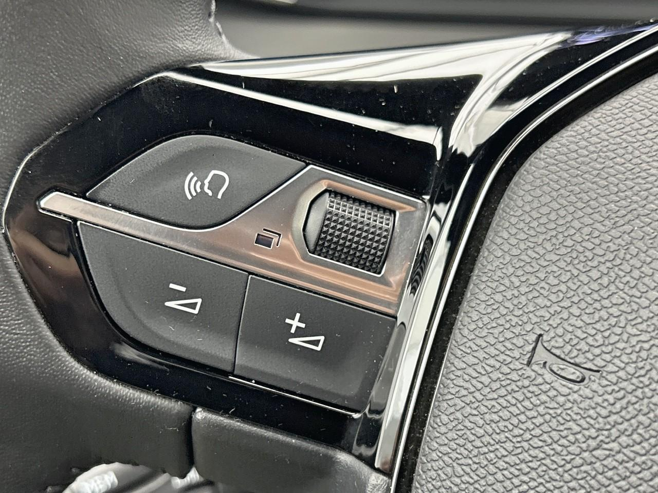 Peugeot 2008 hybrid 136 e-dcs6 active — photo 25