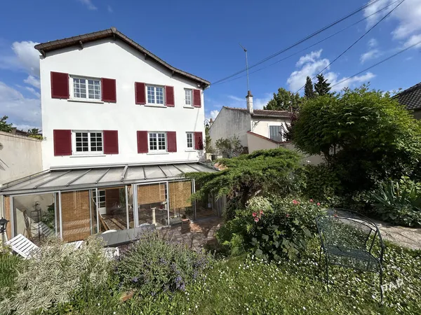 Maison 6 pièces 184 m²