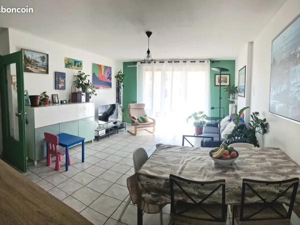Appartement T3 67 m² meublé - Fontaine - Terrasse 20 m² Sud - 4e étage avec ascenseur