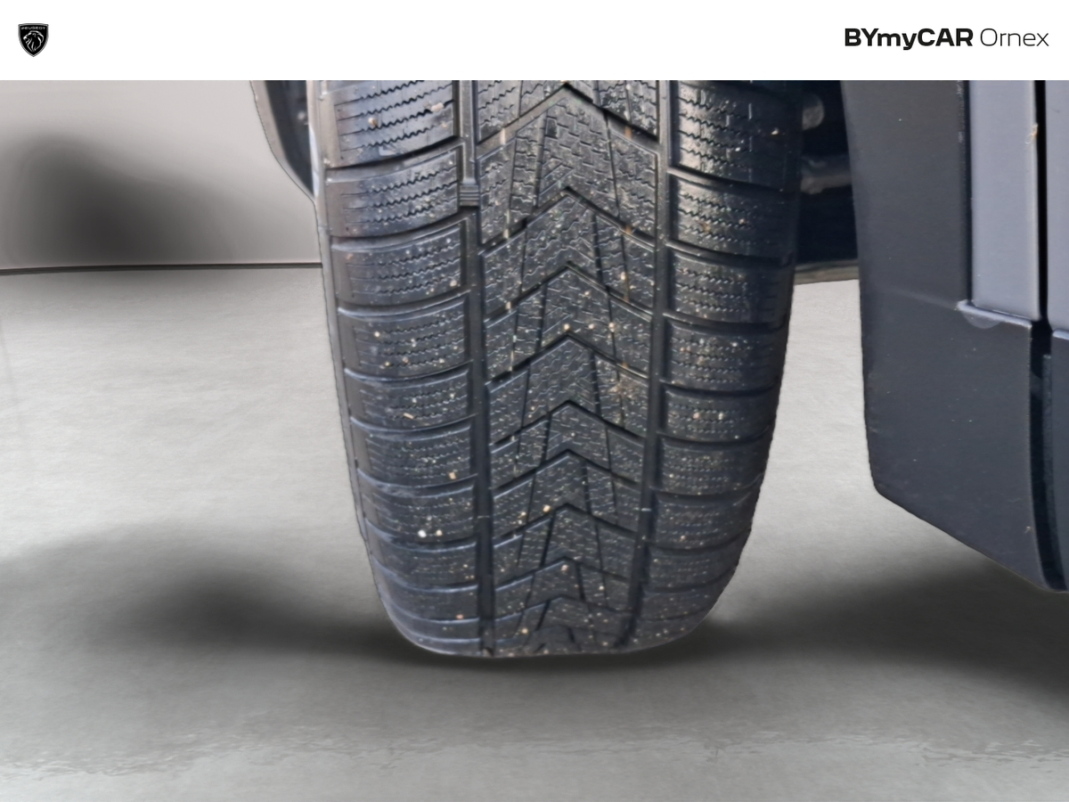 Peugeot 2008 Hybrid 145 e-DCS6 — photo 13