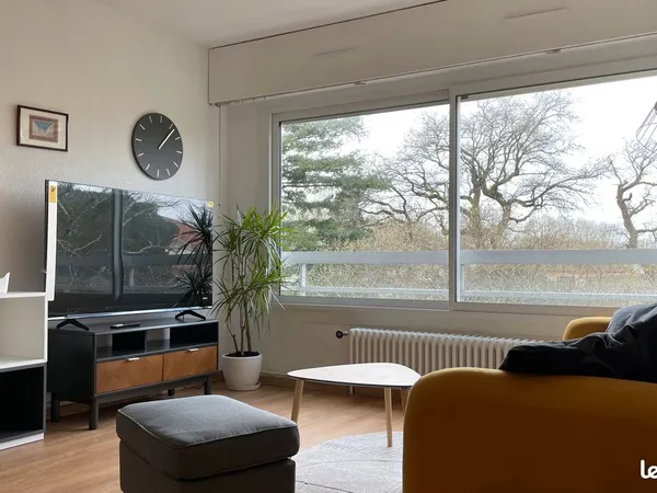 T2 meublé 45 m² lumineux, sans vis-à-vis - ascenseur, parking