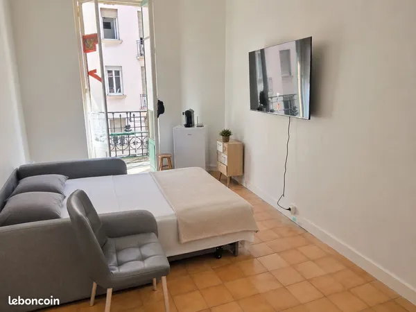 Appart 74 m² - 5 baux meublés - 11,15 % de renta - Nice