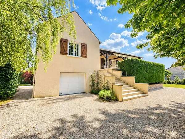 Maison 8 pièces 193 m²