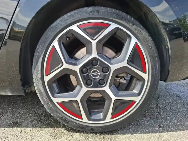 Opel Astra hybrid 180 ch bva8 — photo 11