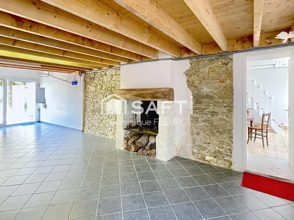 Maison 5 pièces, 3 chambres en centre bourg.