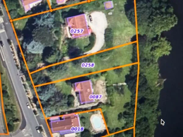 Vente terrain à batir+maisons