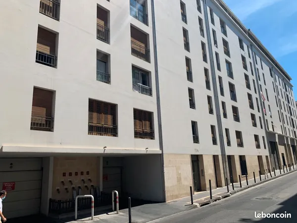 Part loue emplacement parking bd Baille