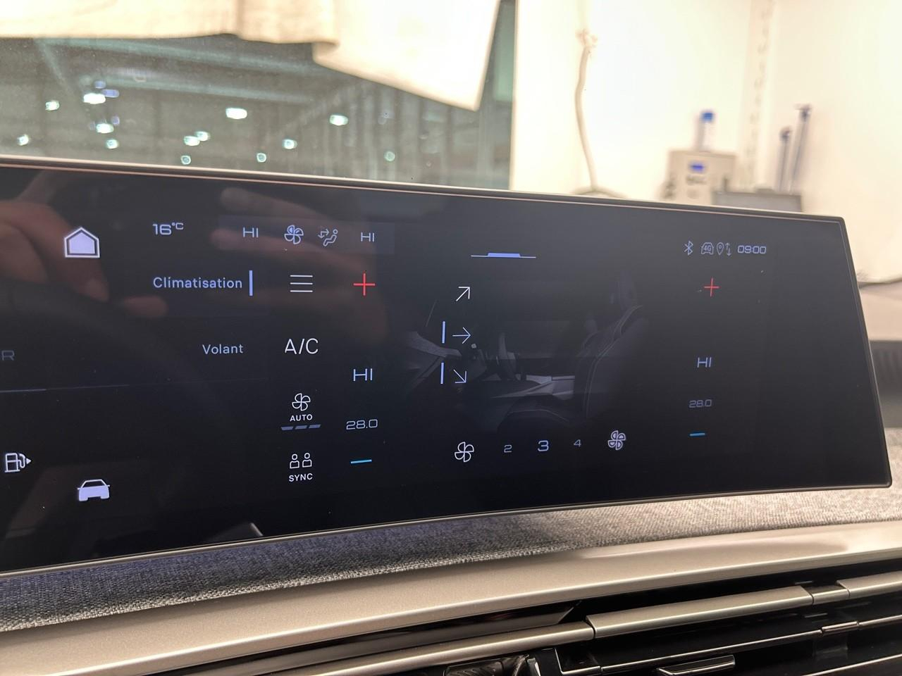 Peugeot 3008 hybrid 145 e-dcs6 allure — photo 11