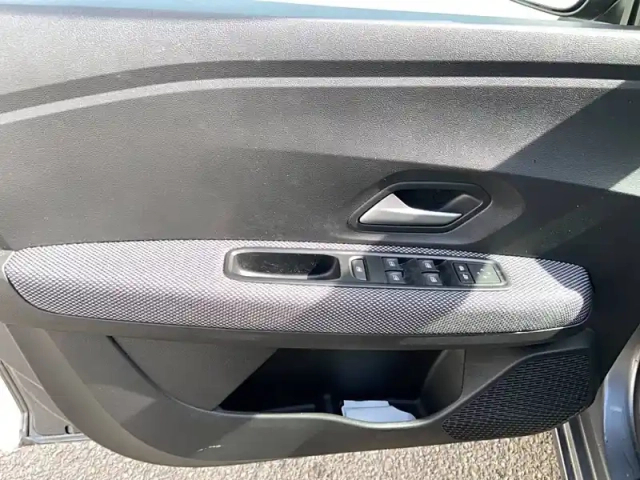 Dacia Sandero tce 90 auto — photo 11