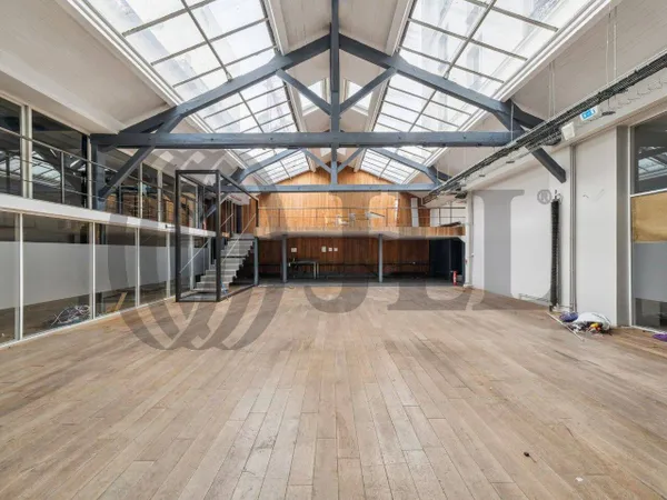 Bureaux 877 m²