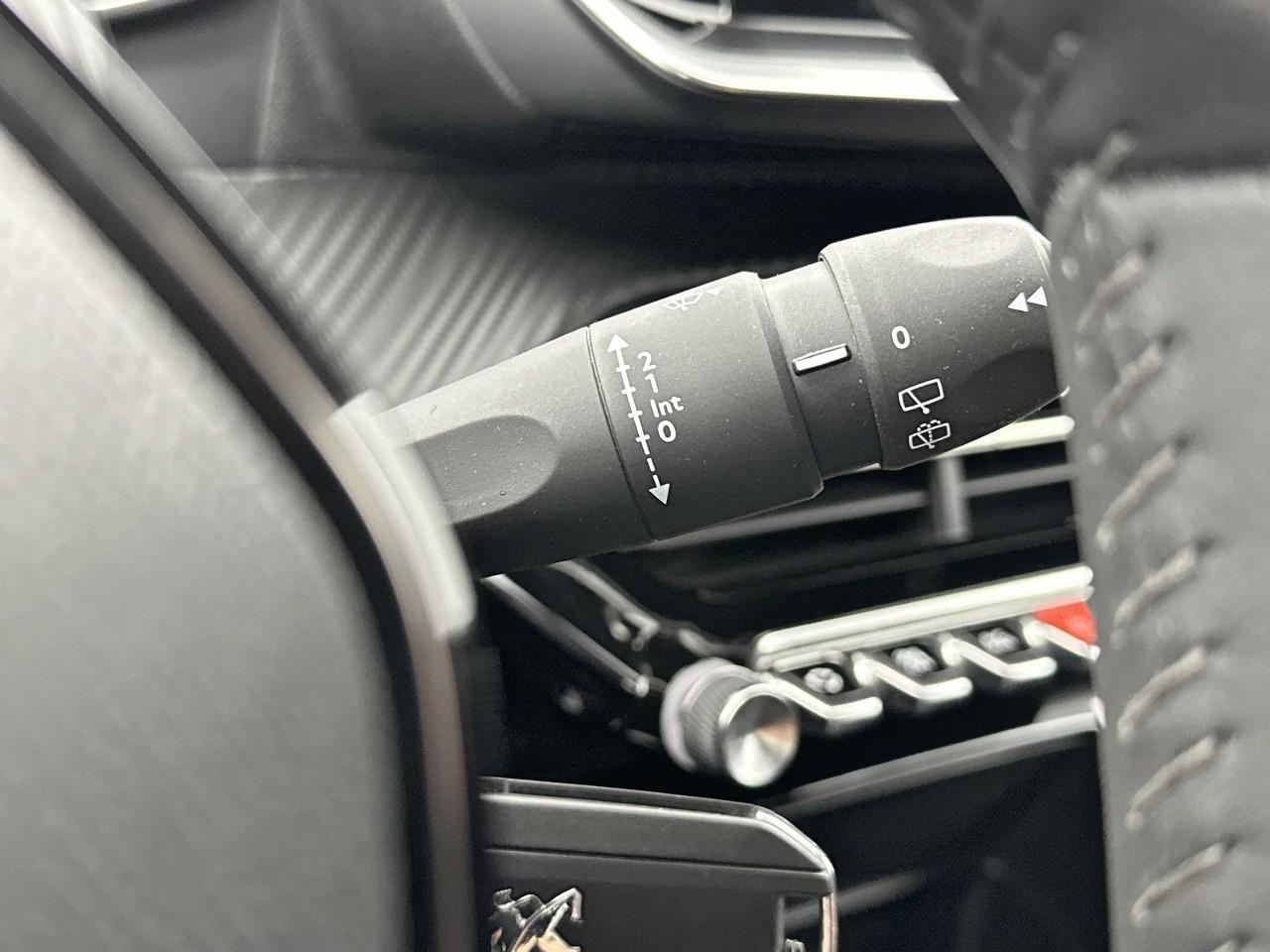 Peugeot 208 puretech 75 s&s bvm5 style — photo 18