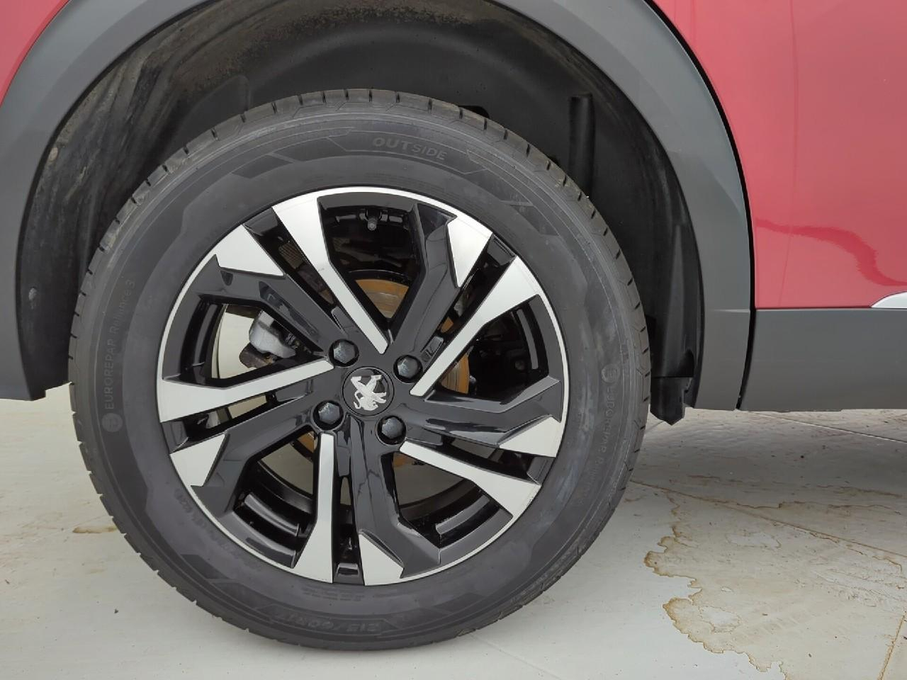 Peugeot 2008 puretech 130 s&s bvm6 allure — photo 32