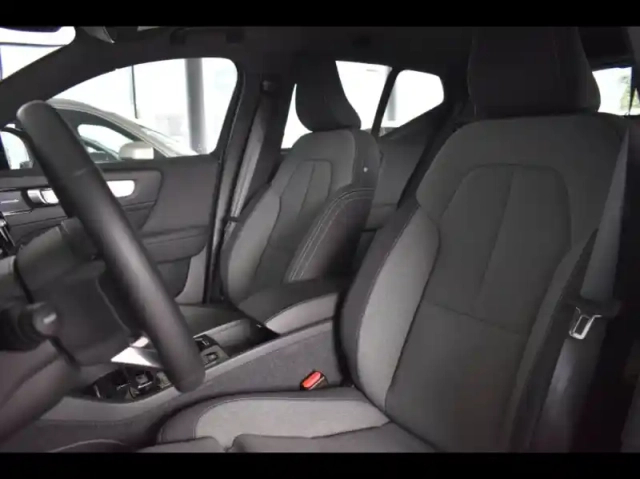 Volvo Xc40 t5 recharge 180 + 82ch plus dct 7 — photo 17