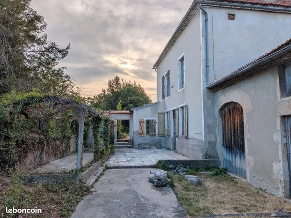 Longère et maison attenante