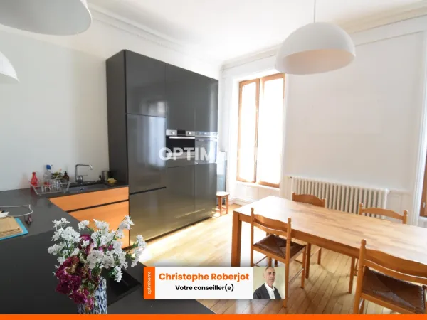 Lumineux appartement Haussmanien de 142m2 au centre-ville de Chalon sur Saône