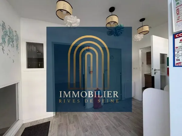 Local commercial 102 m²
