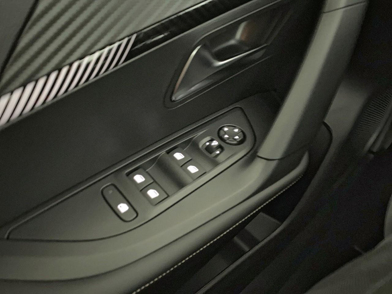 Peugeot 2008 hybrid 145 ch e-dcs6 allure — photo 20