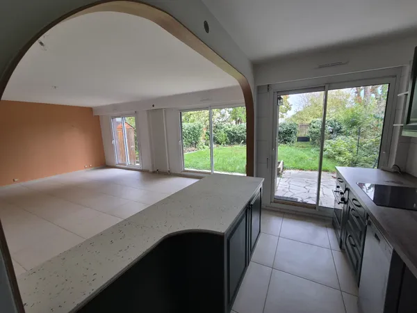 Appartement 5 pcs · 96m² · jardin privatif · résidence calme et arborée · Le Plessis-Robinson (RER B
