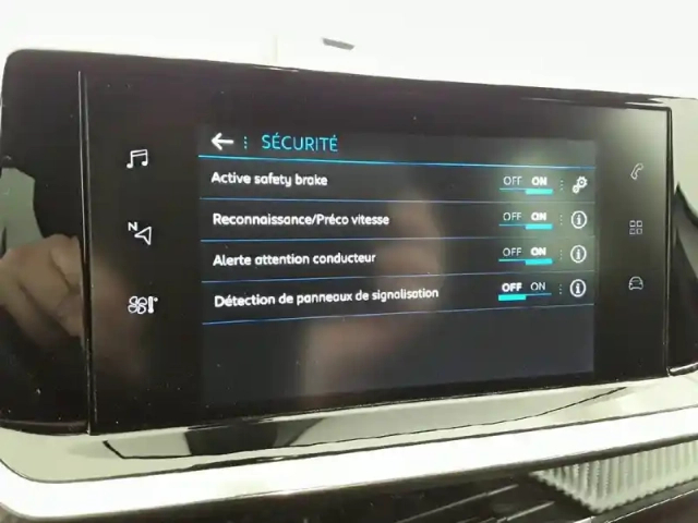 Peugeot 2008 puretech 130 s&amp;s eat8 — photo 44