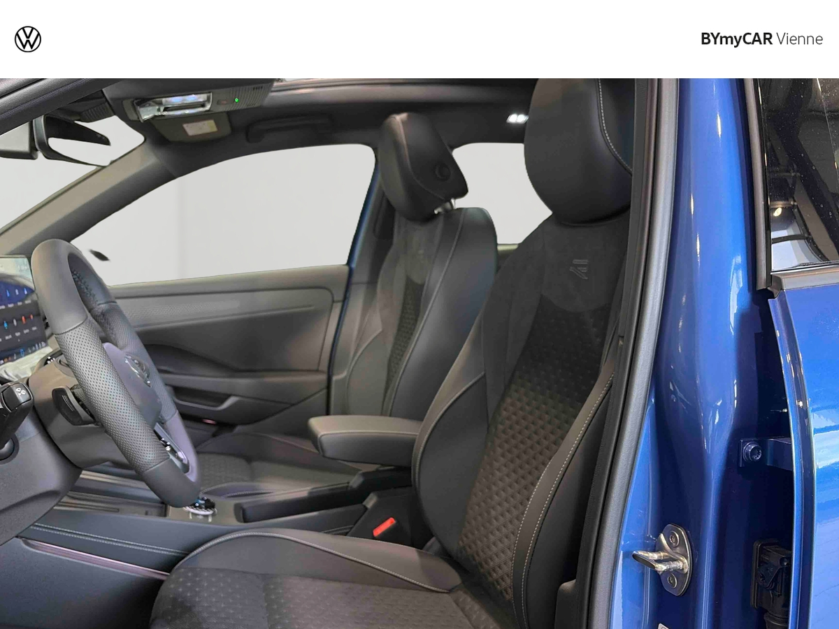Volkswagen T-Roc 1.5 eTSI Hybrid 150 ch DSG7 — photo 11
