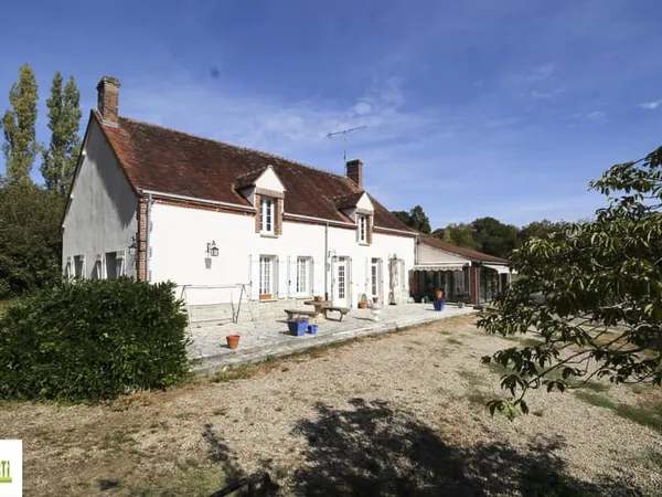 Maison habitable de plain-pied nichée dans un cadre idylliqu