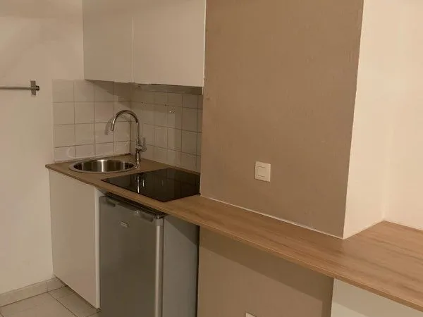 Beau studio avec terrasse