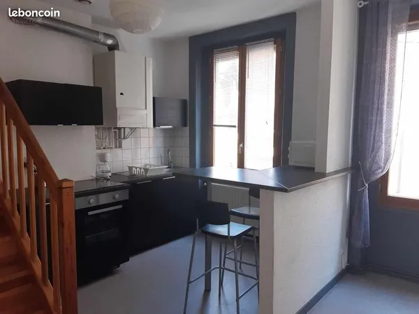Colocation dans joli T3 meublé en duplex