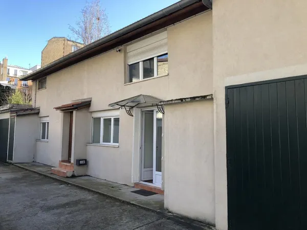Locaux/atelier/remise/garages
